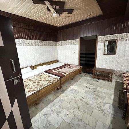 Subhadra Guest House Mathura Exterior photo