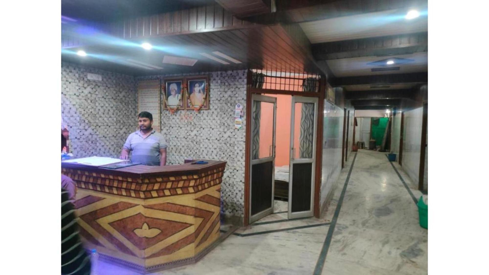 Subhadra Guest House Mathura Exterior photo