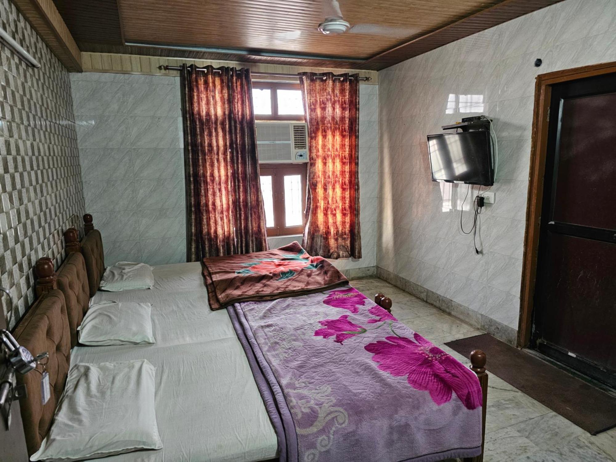 Subhadra Guest House Mathura Room photo