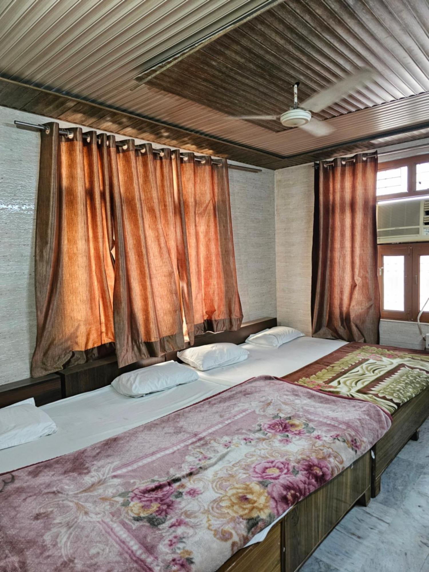 Subhadra Guest House Mathura Room photo