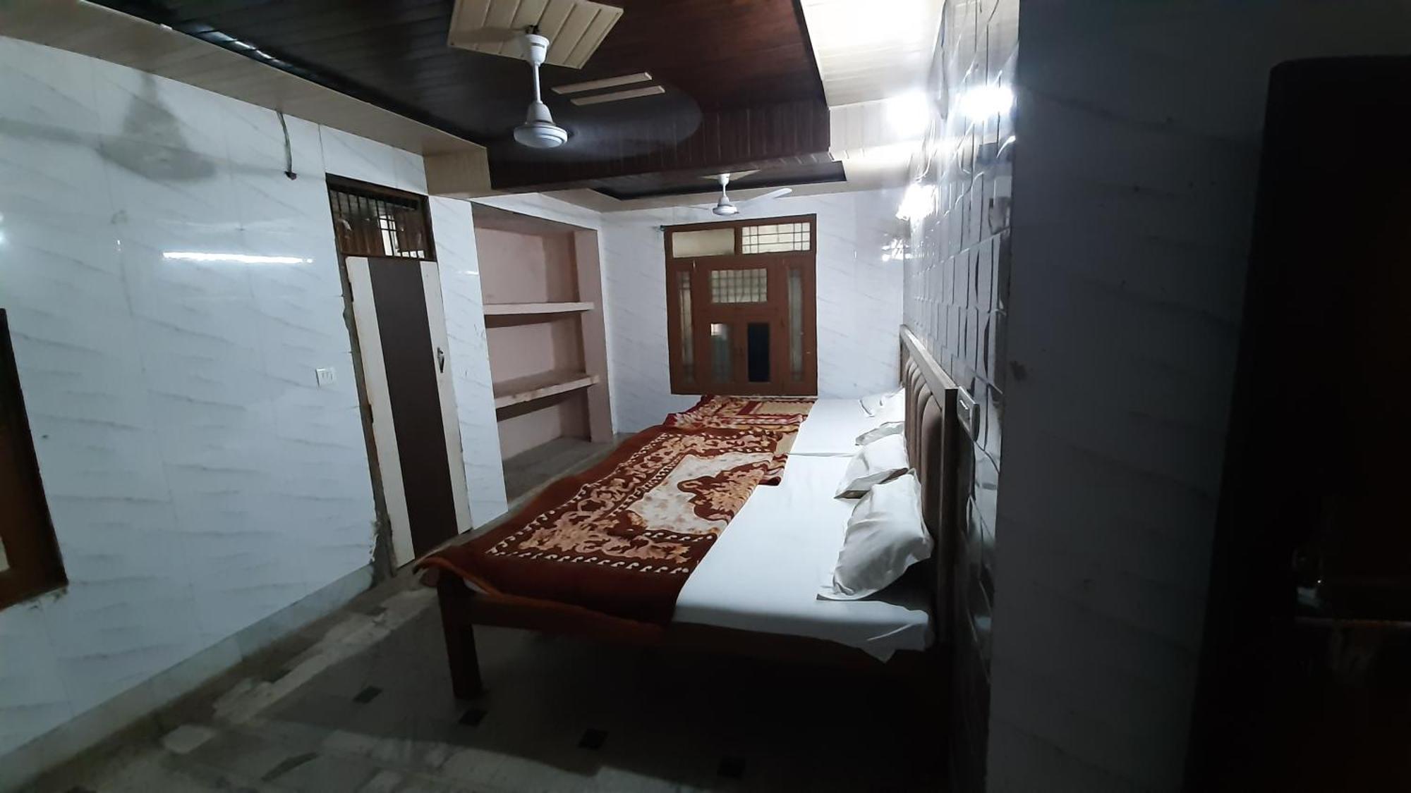 Subhadra Guest House Mathura Exterior photo